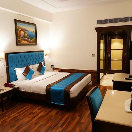 Hotel Park Grand Chandīgarh Exteriér fotografie