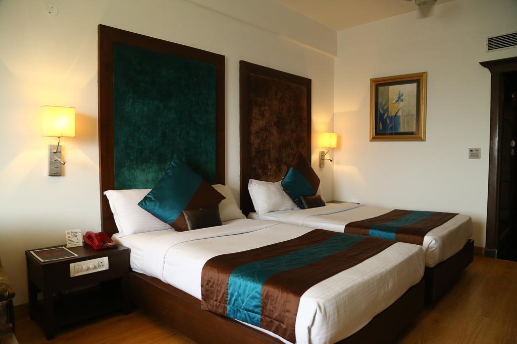 Hotel Park Grand Chandīgarh Exteriér fotografie