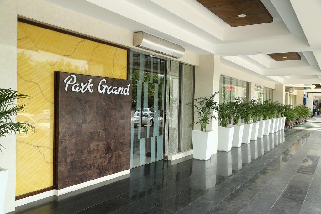 Hotel Park Grand Chandīgarh Exteriér fotografie