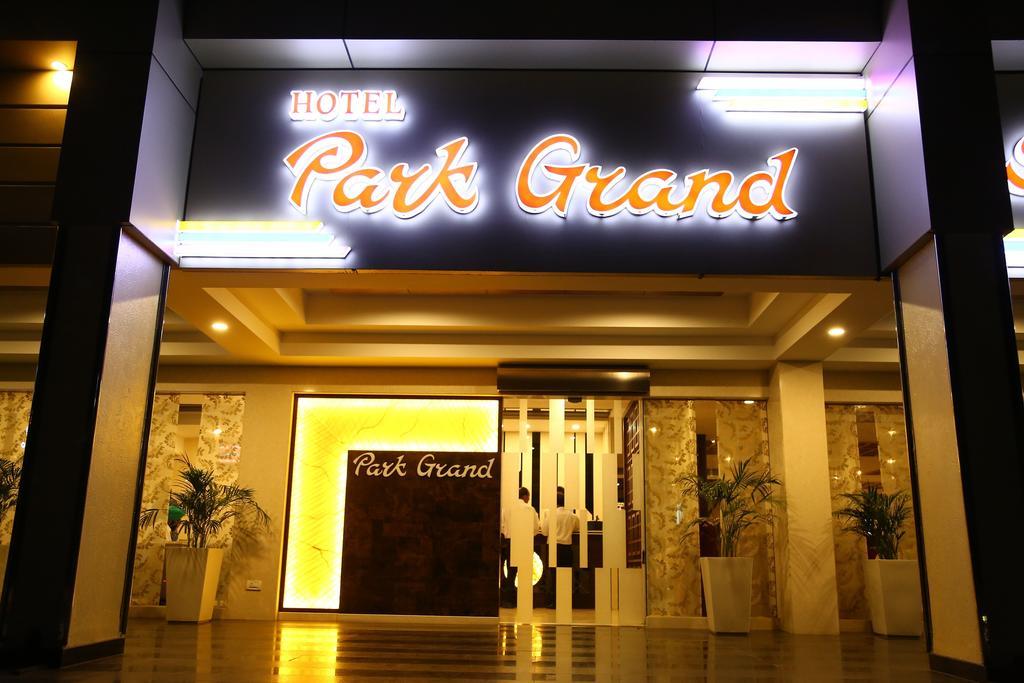 Hotel Park Grand Chandīgarh Exteriér fotografie