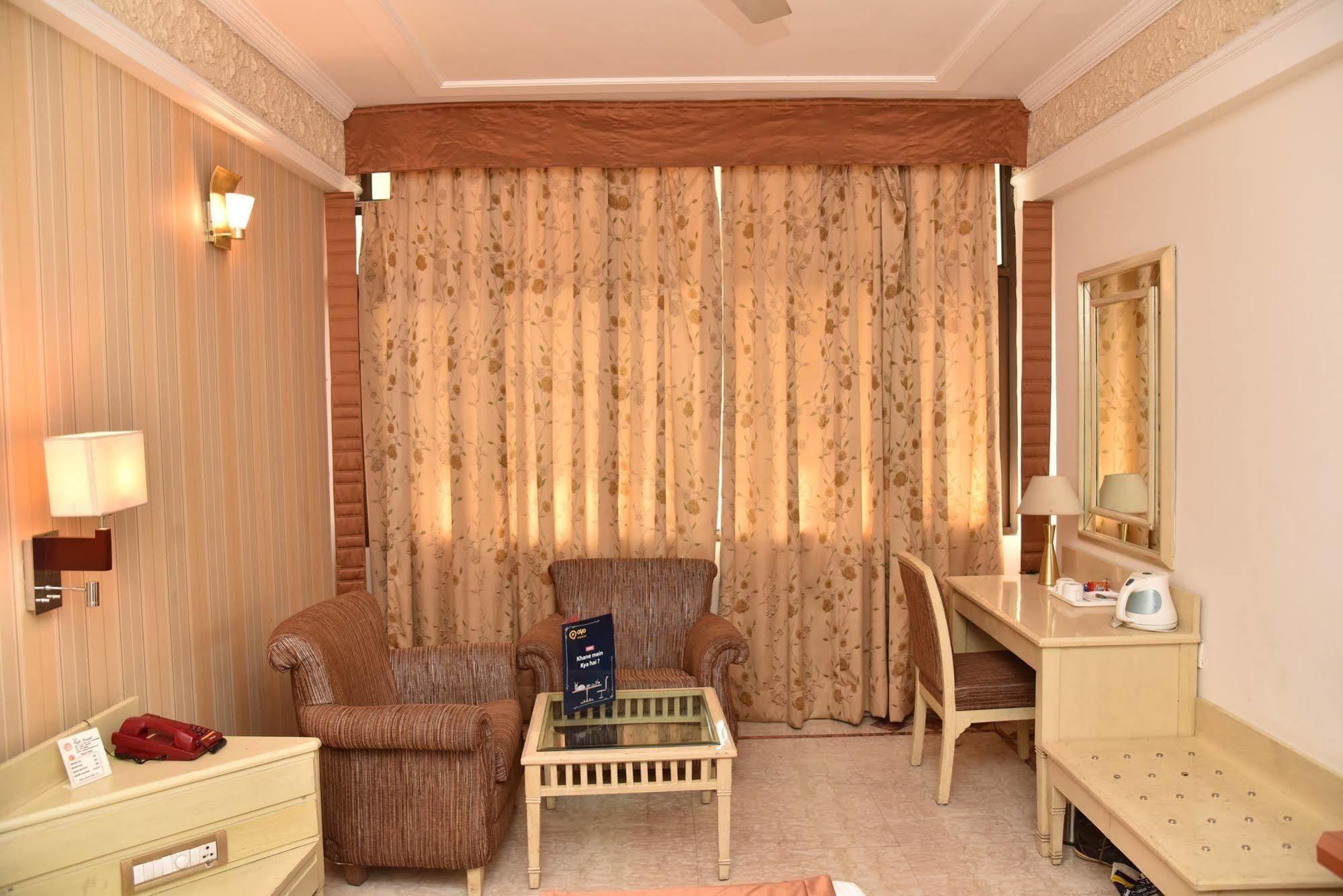 Hotel Park Grand Chandīgarh Exteriér fotografie