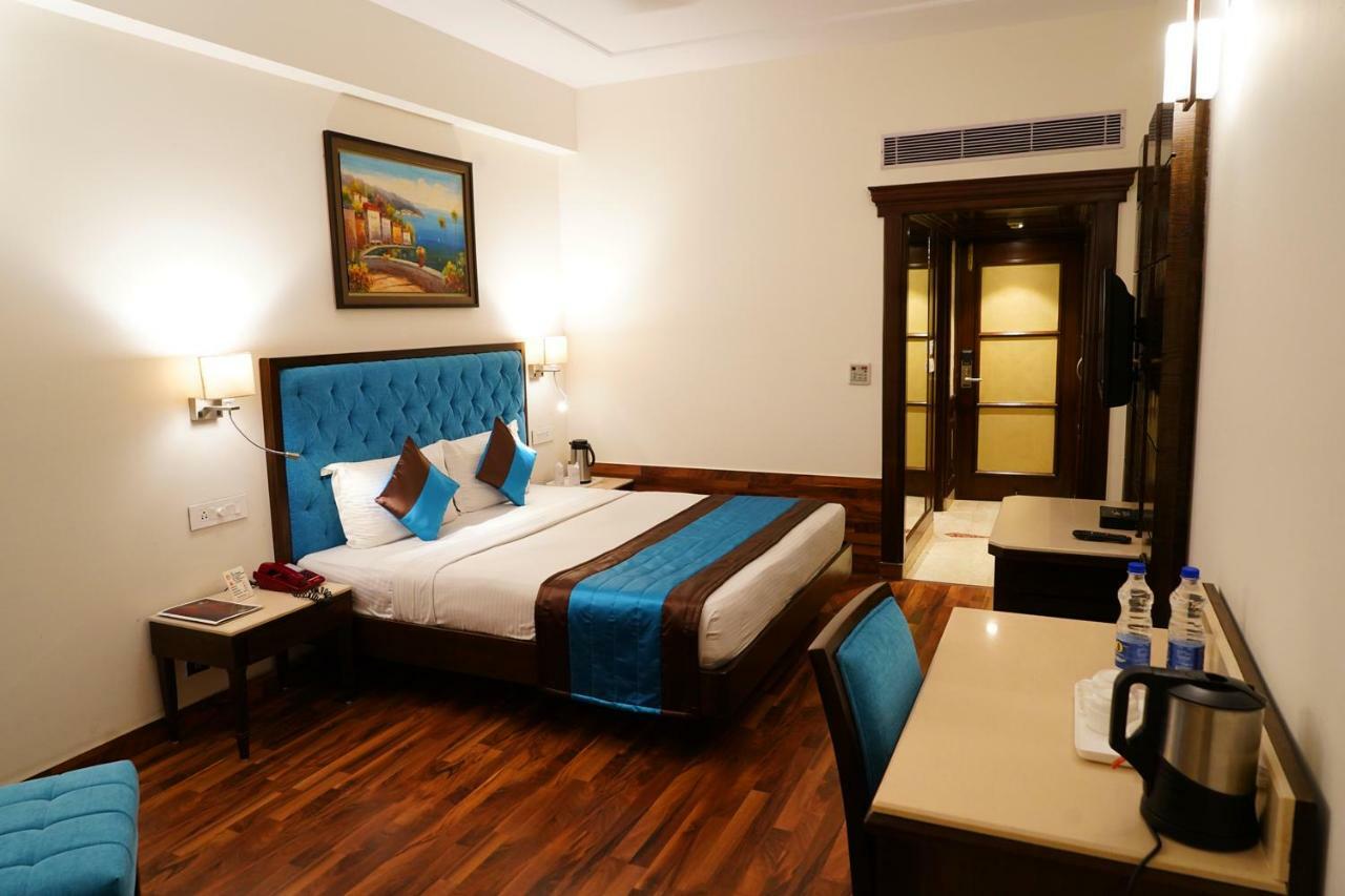 Hotel Park Grand Chandīgarh Exteriér fotografie